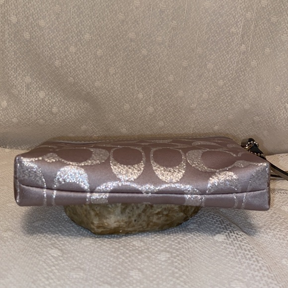*SOLD*COACH Metallic Silver/Gray Sig "C" Logo Wristlet - Picture 7 of 10
